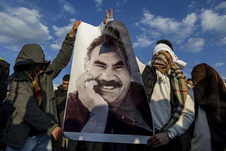 Kurdish Fighters in Iraq Begin Disarmament in Historic Peace Move