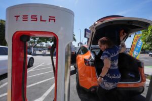 Navigating Electric Vehicle Purchases After Federal Tax Incentives End
