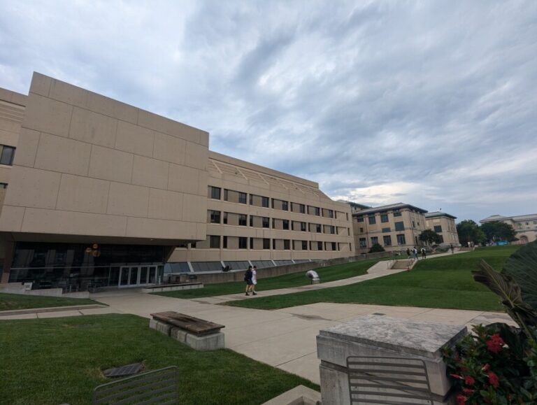 Universities Collaborate to Study AI’s Impact on Workforce Dynamics