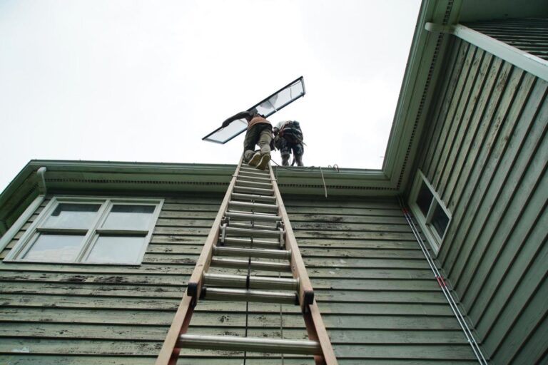 US Tax Bill Threatens Residential Solar Industry Amid Clean Energy Cuts