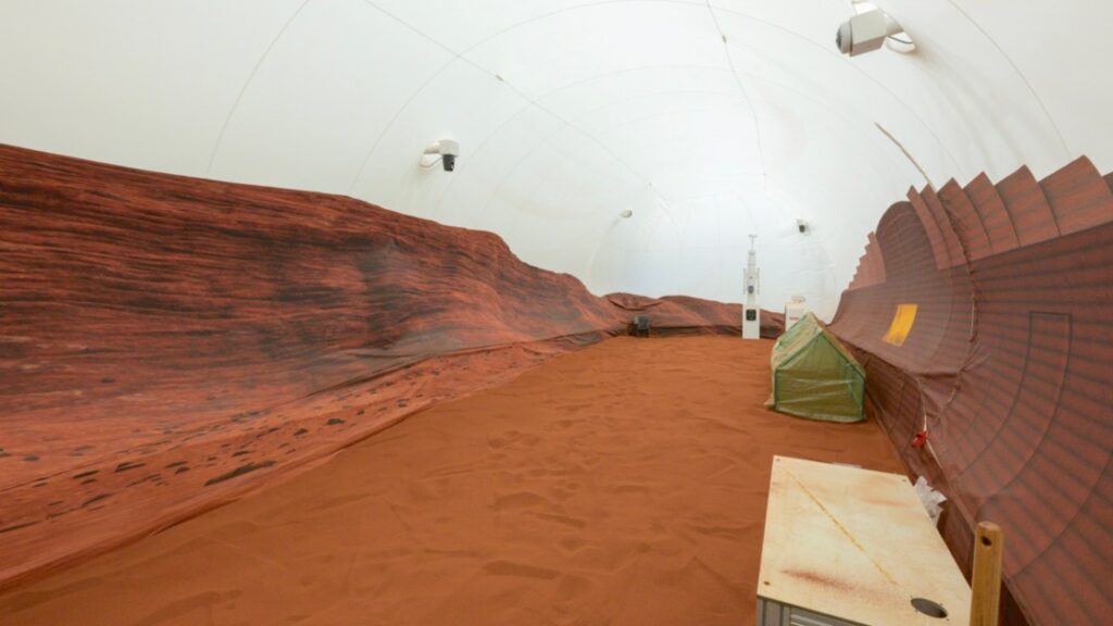 NASA Launches Year-Long Mars Simulation with Four Volunteers ...